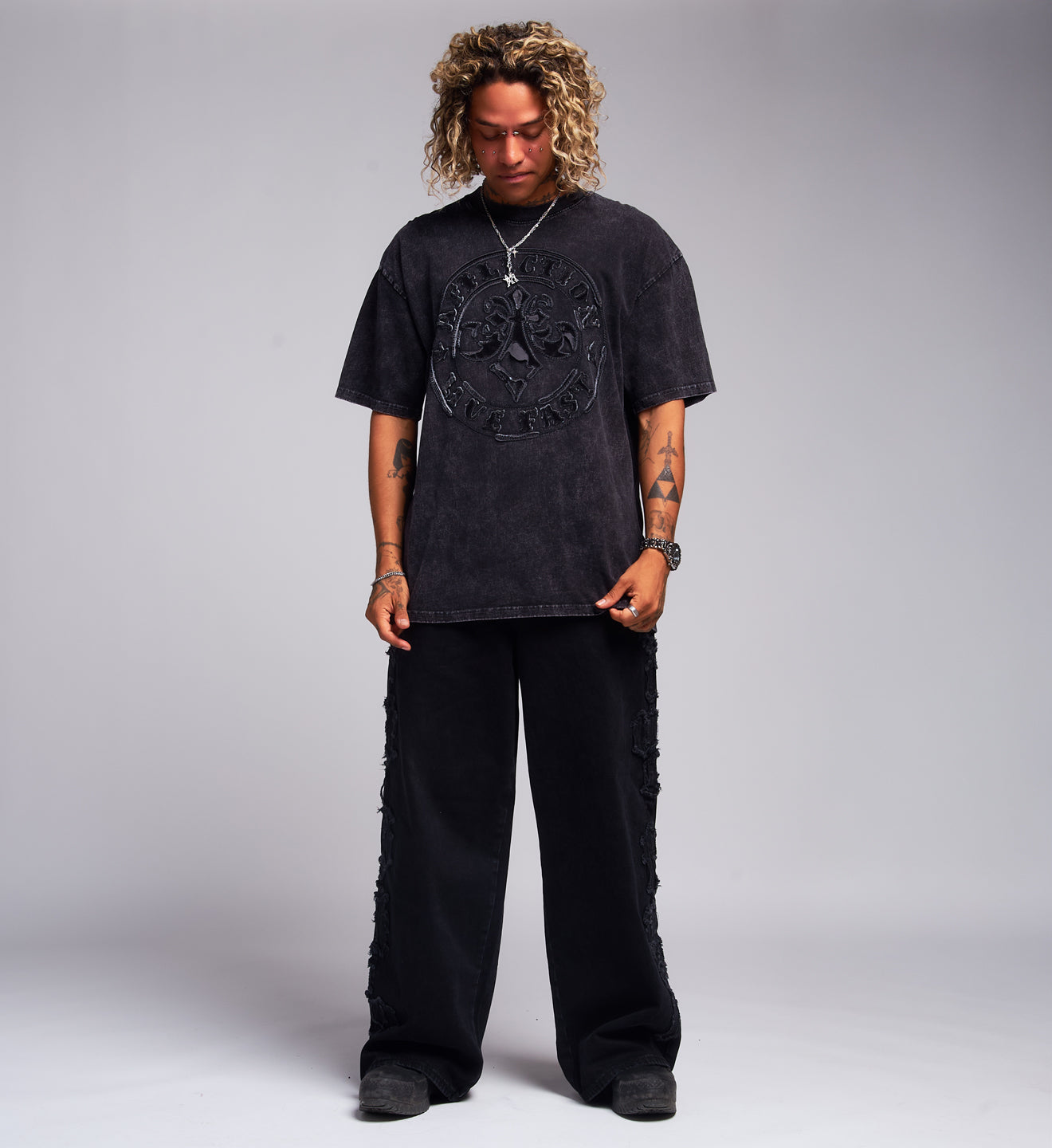 Divio Relic Tee