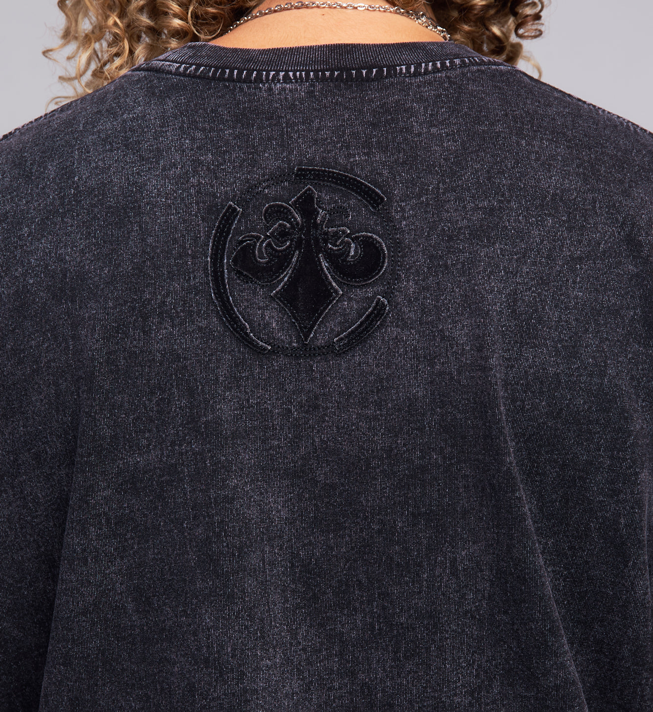 Divio Relic Tee