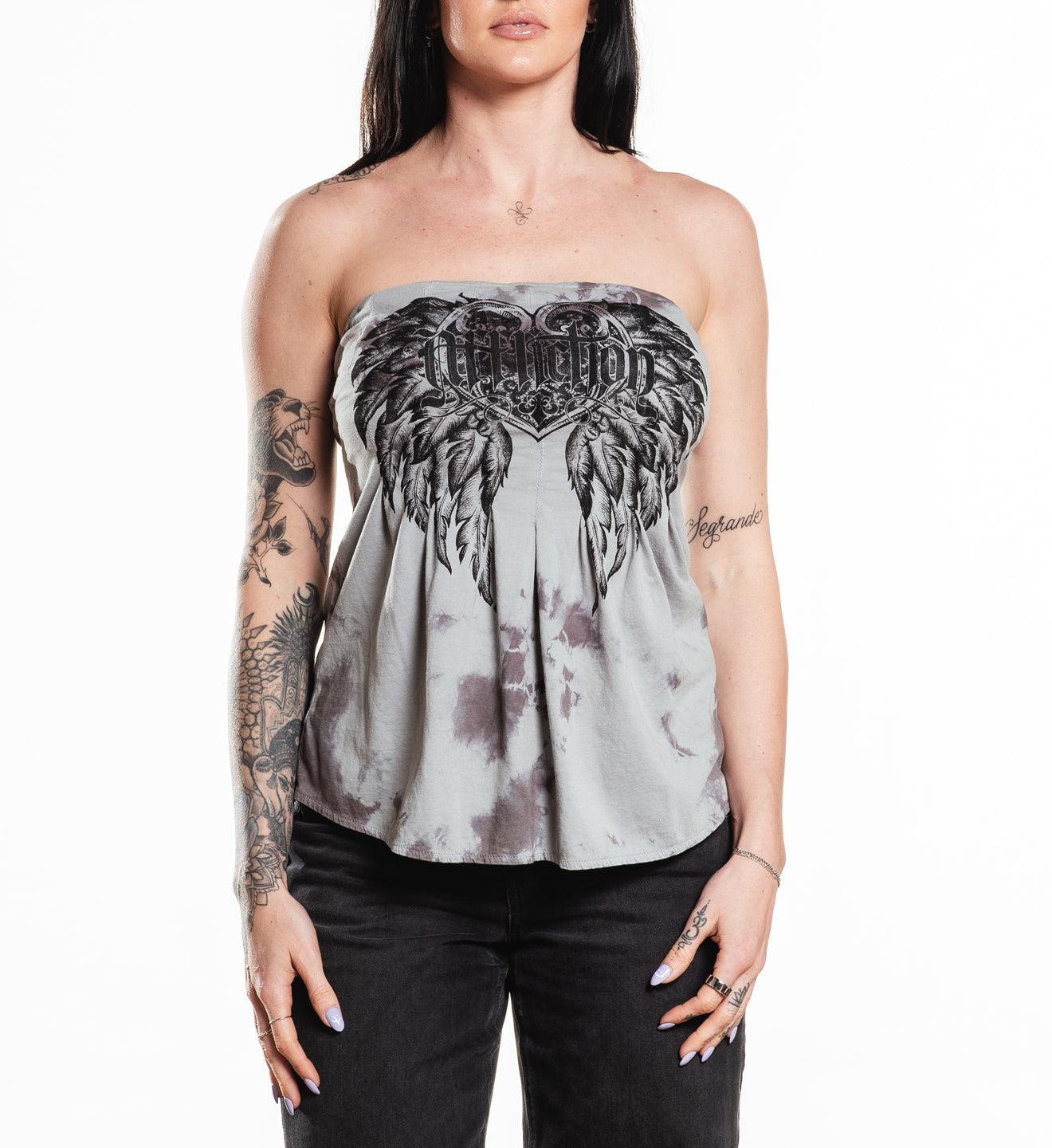 AW28650_1.jpg