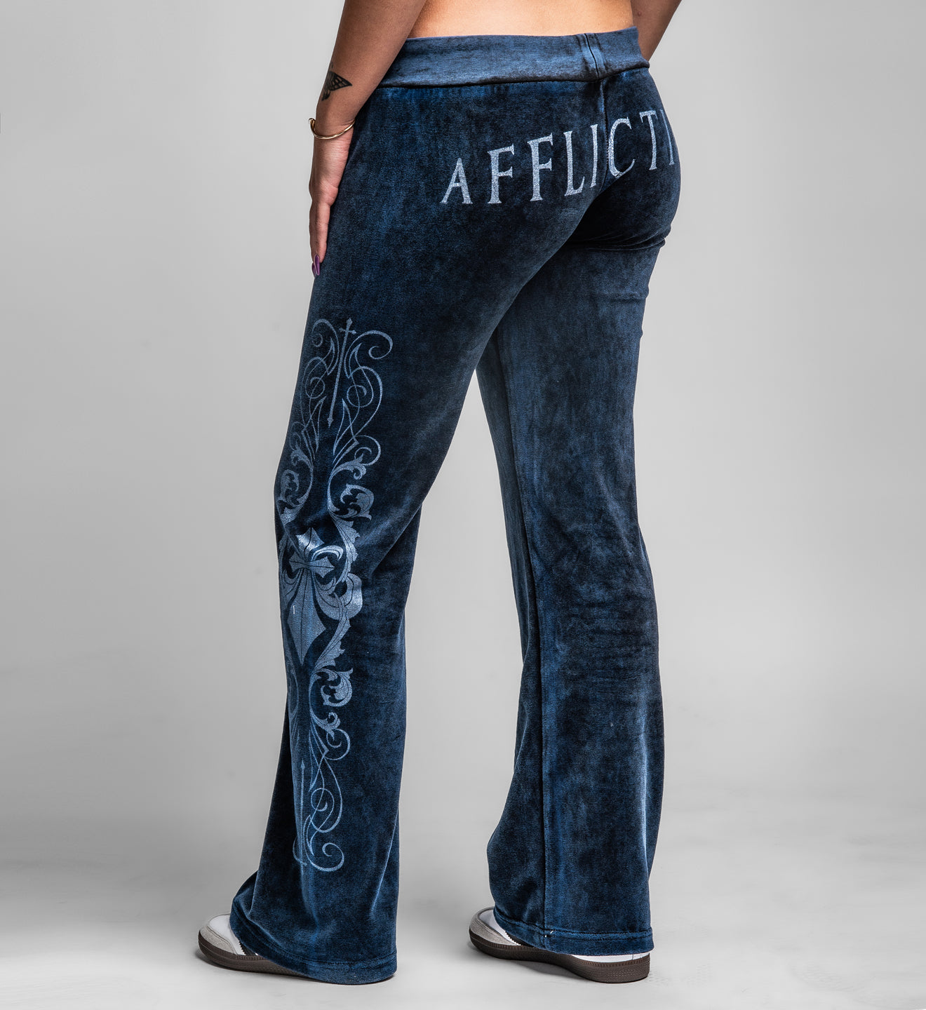 Simulation Flare Sweatpant