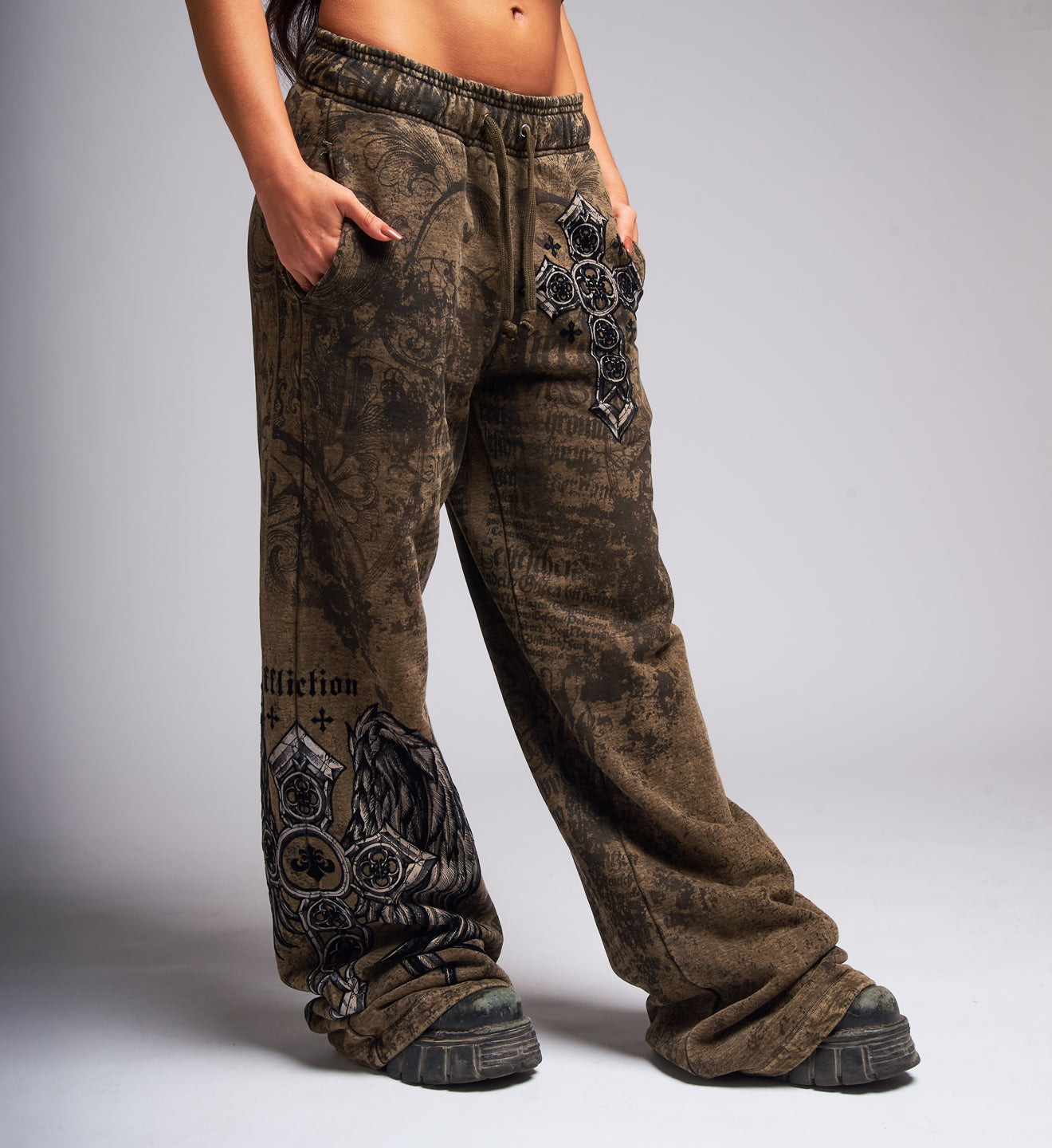 Crossed Sweatpant