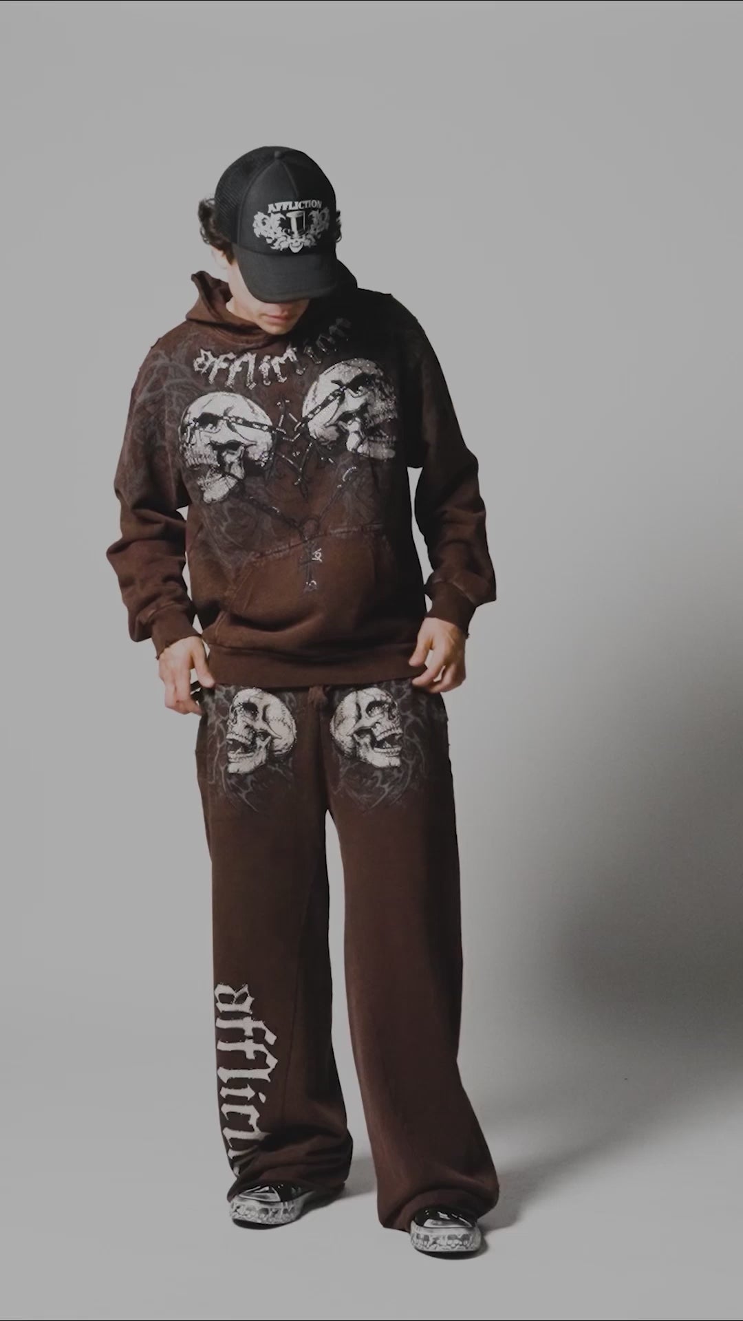 Collapse Wide Leg Sweatpant